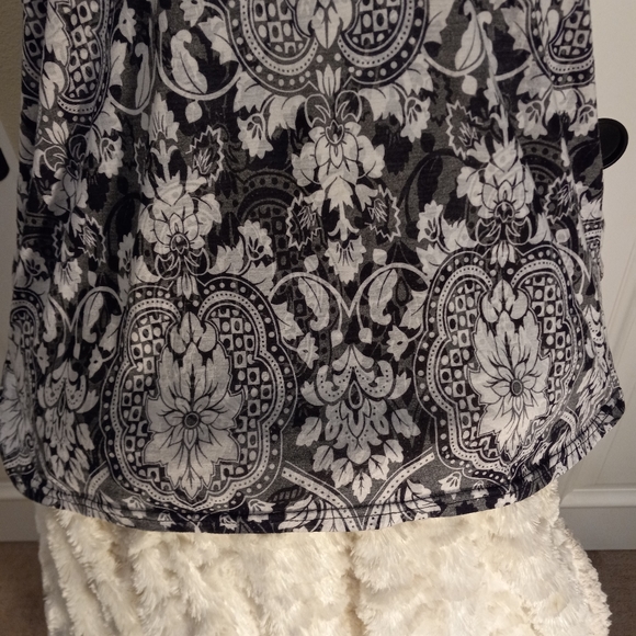 New Black and White Women’s Dress Size Large - Picture 7 of 7